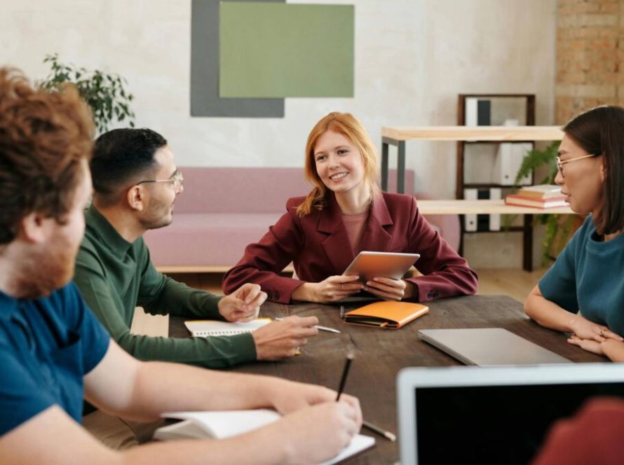 Navigating-the-Modern-Workplace-1-1024x682